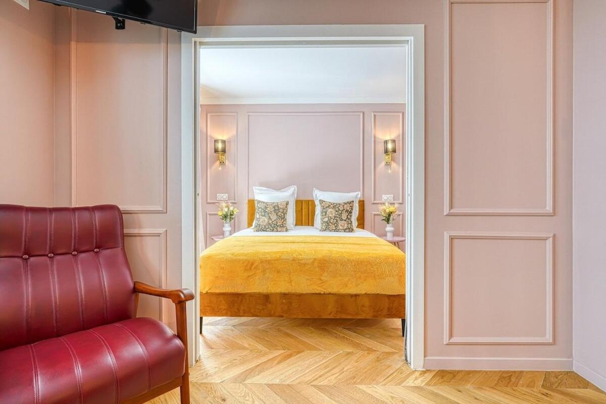 Melody Suite In Paris Курбевуа Экстерьер фото