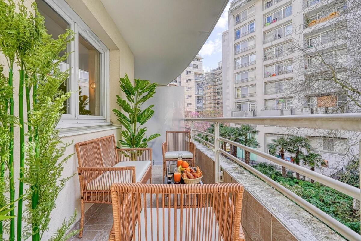 Melody Suite In Paris Курбевуа Экстерьер фото